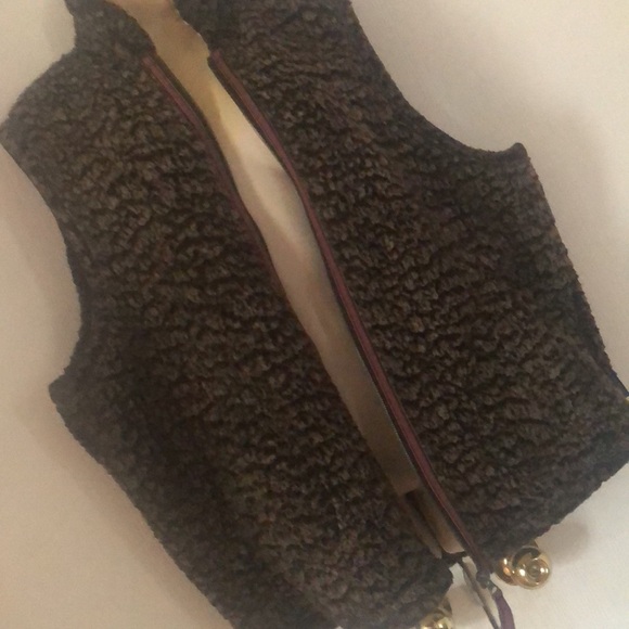 Woman’s fall cozy zip up Sherpa vest - Picture 8 of 11